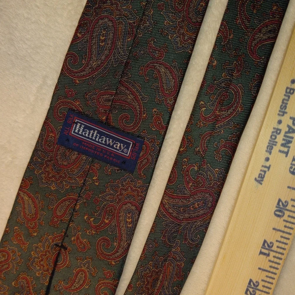 vintage hathaway GREEN RED paisley silk necktie 57